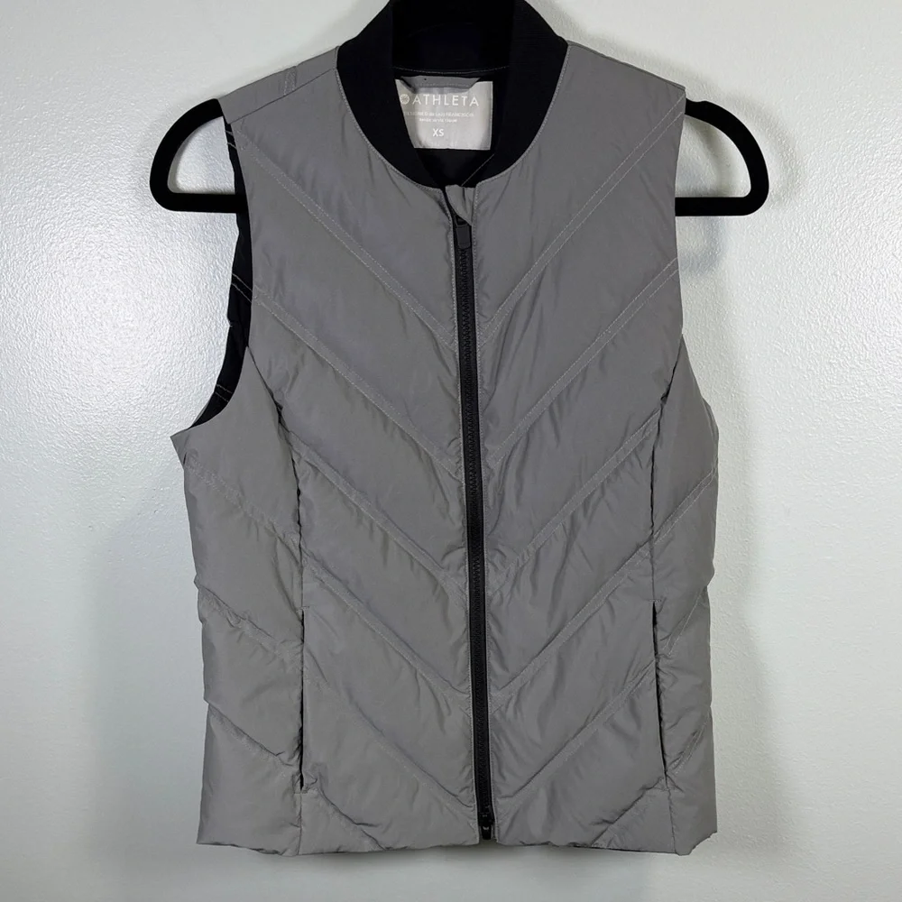 Athleta Inlet Reflective Quilted Down-Filled Vest in Gray‎ Sz XS